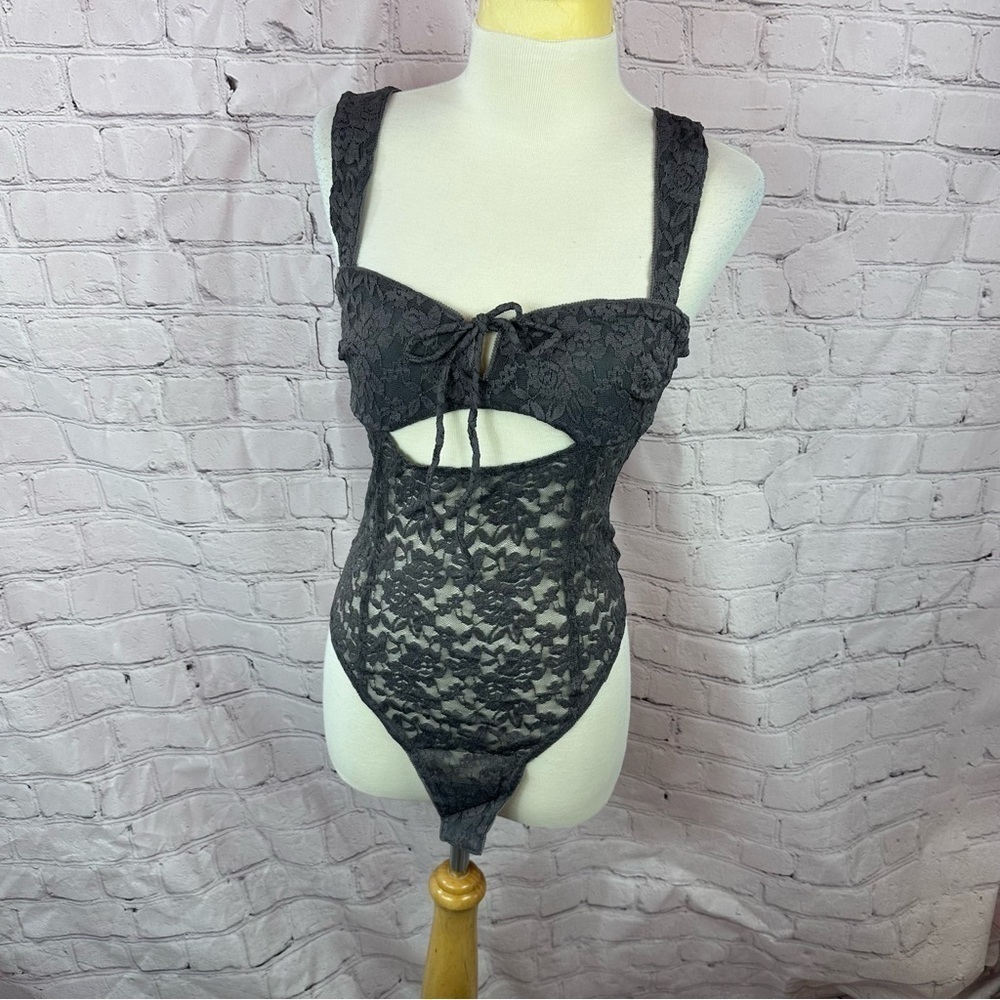 NWT Free People Strike a Pose Lace Bodysuit - Sleeveless grey sz medium emo